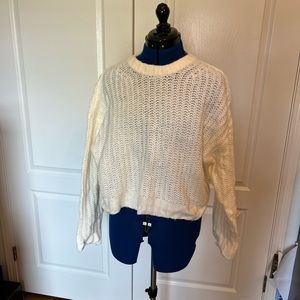 WHITE SWEATER✨American Eagle White/Cream Pullover Crew Neck Sweater